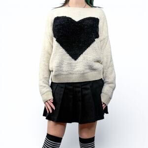 Black Heart Fuzzy Pullover Cream Emo Sweater Sz Small